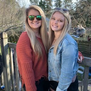 Meet your Posher, Chloe